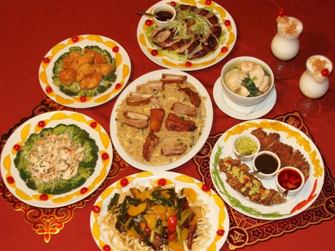 varios platillo de comida china
